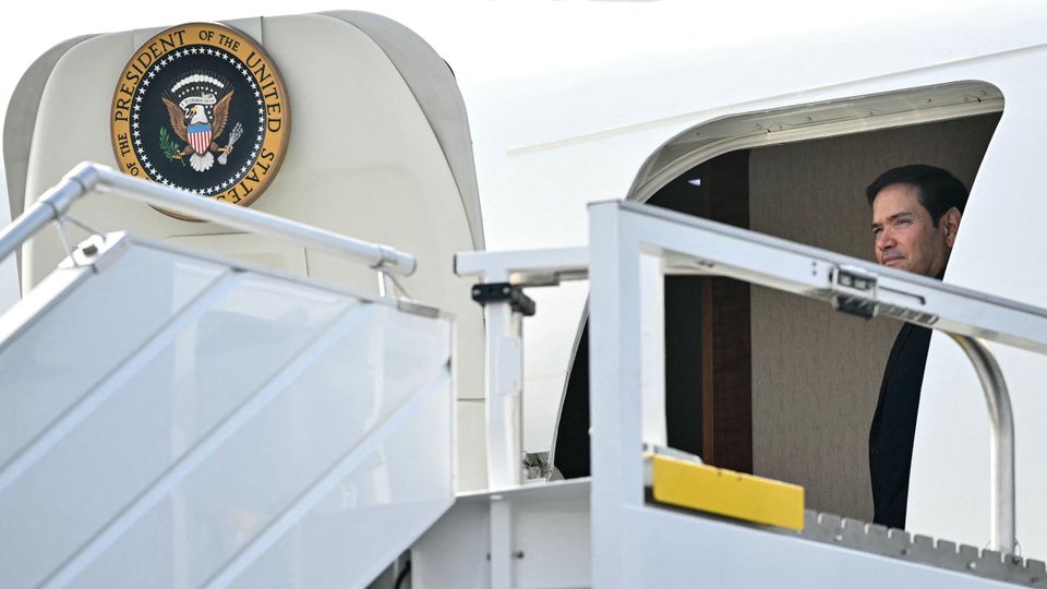 Ruhepausen und Vorurteile: Marco Rubios Flugerfahrungen mit Donald Trump