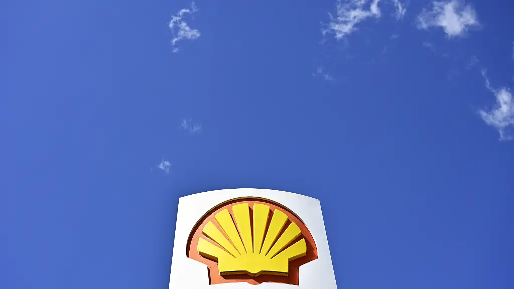 Shell erzielt weniger Gewinn, setzt aber Aktienrückkäufe fort