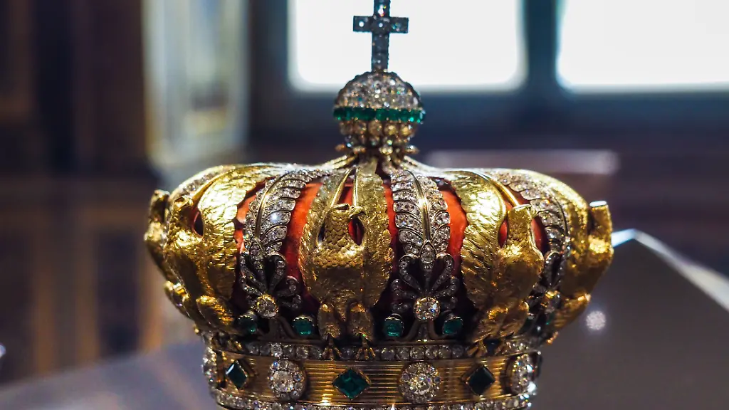 Krone der Kaiserin Eugénie kann nach spektakulärem Raub restauriert werden