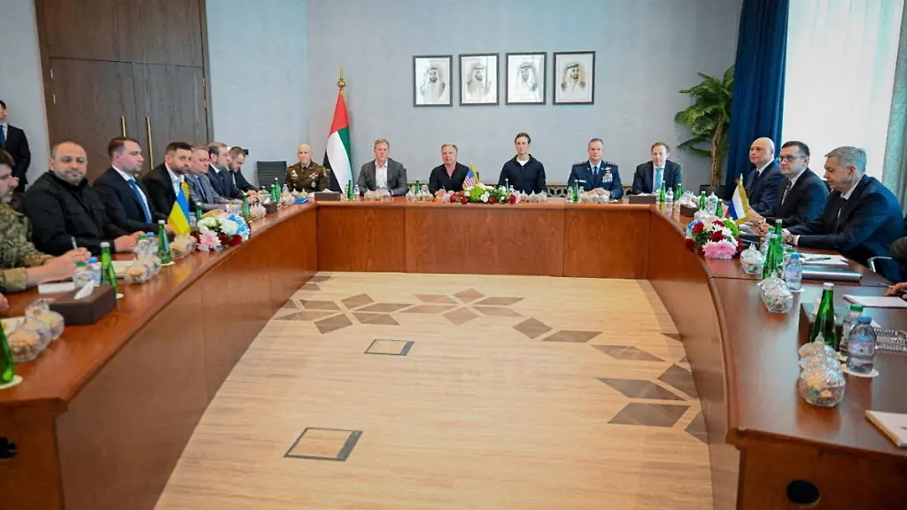 Verhandlungen in Abu Dhabi: Selenskyj fordert schnellere Fortschritte