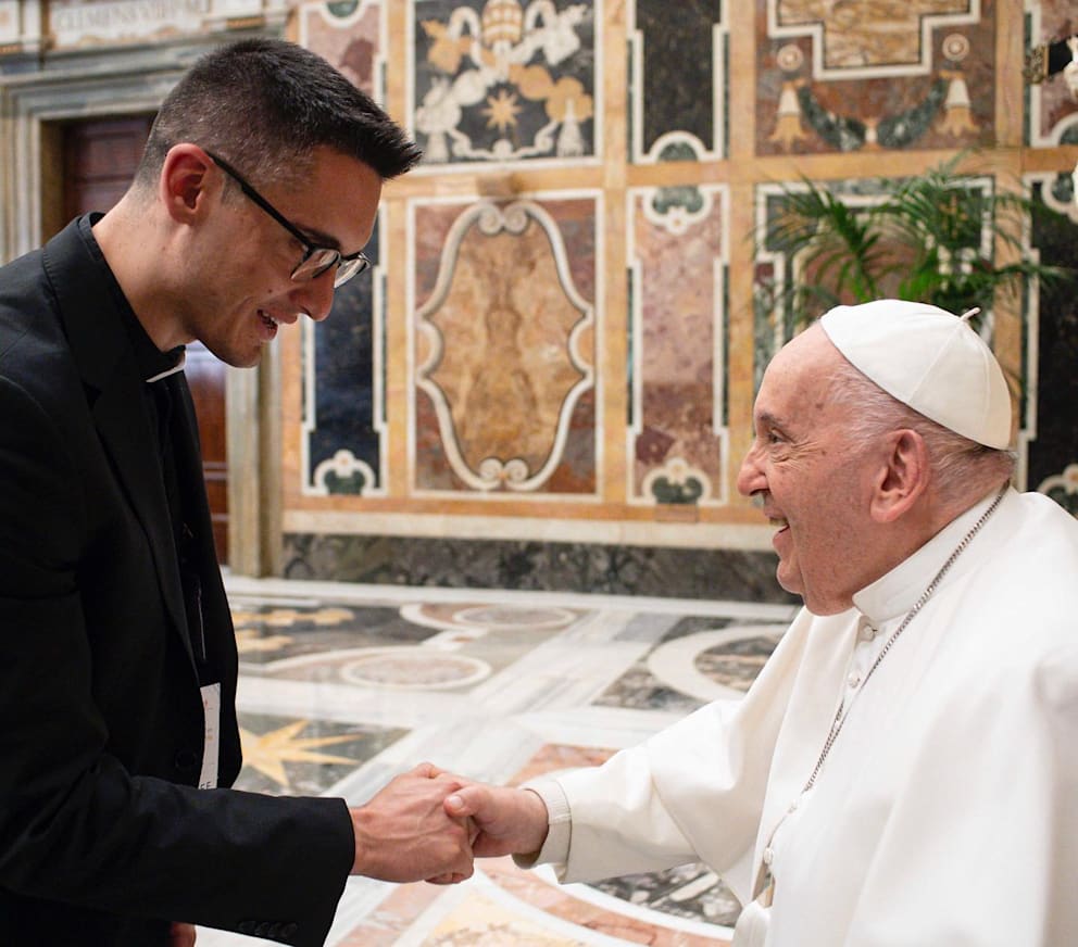 Italiens bekanntester Priester-Influencer beendet Priesteramt