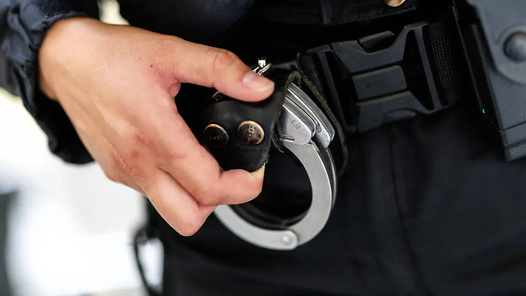 Freier Zugang zu Handschellenschlüsseln löst Sicherheitsbedenken aus