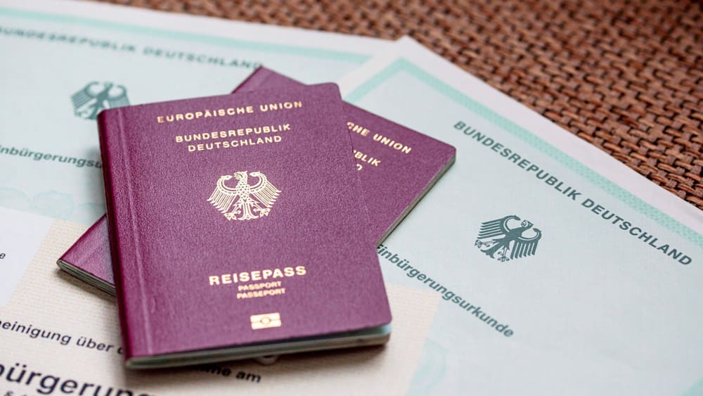 Großangelegter Betrug bei Einbürgerungstests aufgedeckt