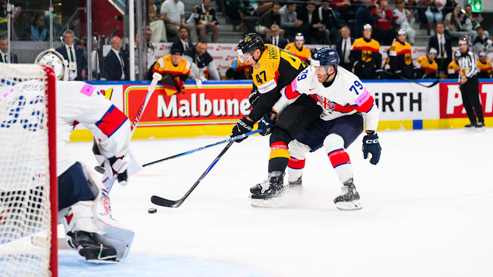 Deutsches Eishockey-Team feiert Erfolg gegen Großbritannien