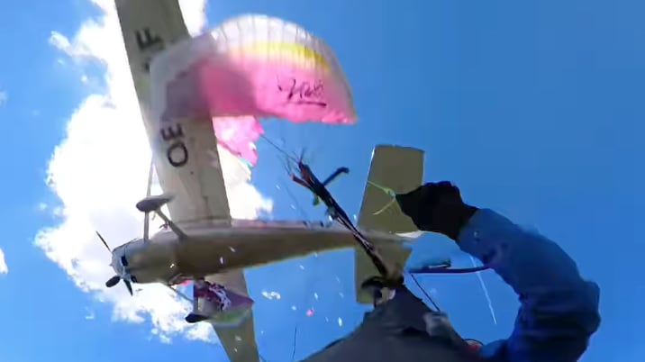 Gleitschirmpilotin spricht nach Kollision mit Cessna