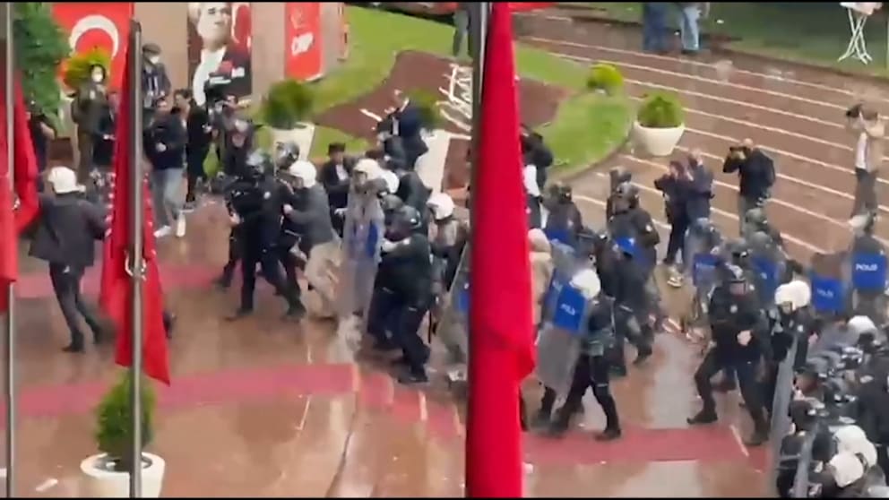 Türkische Polizei stürmt Oppositionszentrale in Ankara