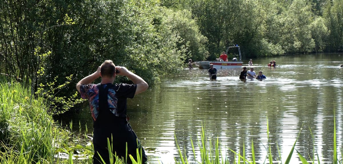 Mädchen ertrinkt in Kiessee in Ostfriesland
