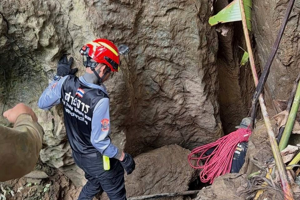 Rettungsaktion in einer überfluteten Höhle in Laos