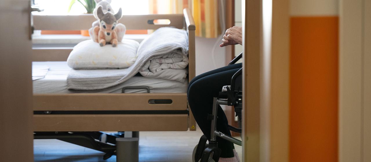 Lob und Kritik an Warkens Plänen zur Erhöhung der Pflegebeiträge für Kinderlose