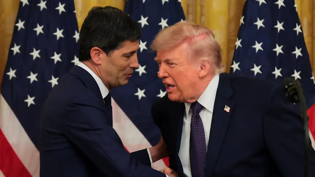 Warsh übernimmt die Führung der Fed unter Trumps Erwartungen