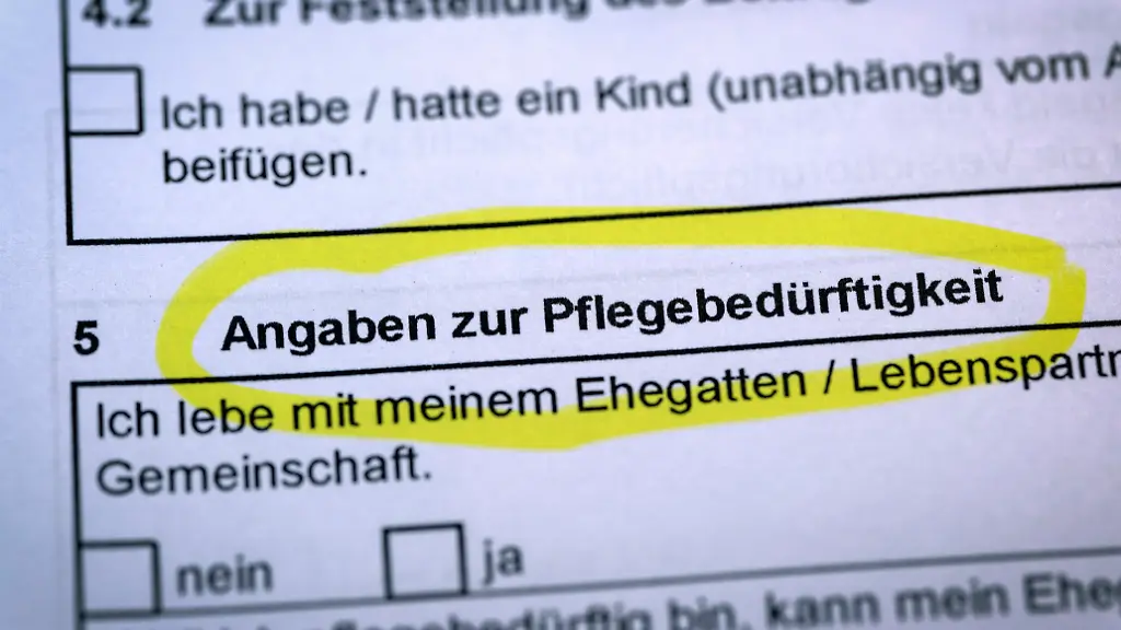 Reform der Pflegeversicherung: Expertenkritik und finanzielle Herausforderungen