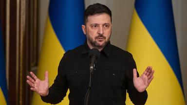 Selenskyj betont Bedeutung neuer ukrainischer Waffen