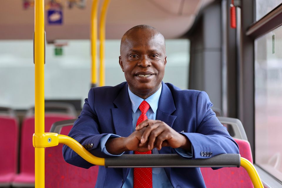 Alex Deagoue: Busfahrer und Bürgermeister gleichzeitig