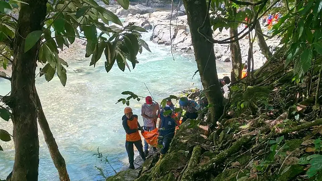 Tragisches Unglück: Hängebrücke in Indonesien eingestürzt