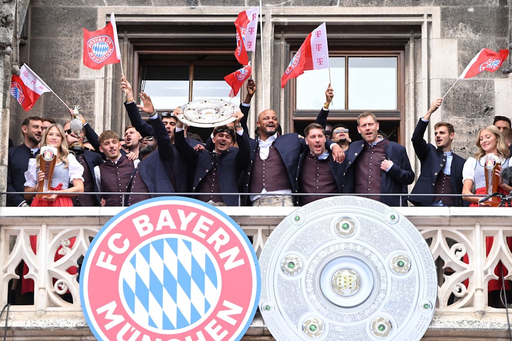 FC Bayern München feiert Meistertitel im Münchner Rathaus
