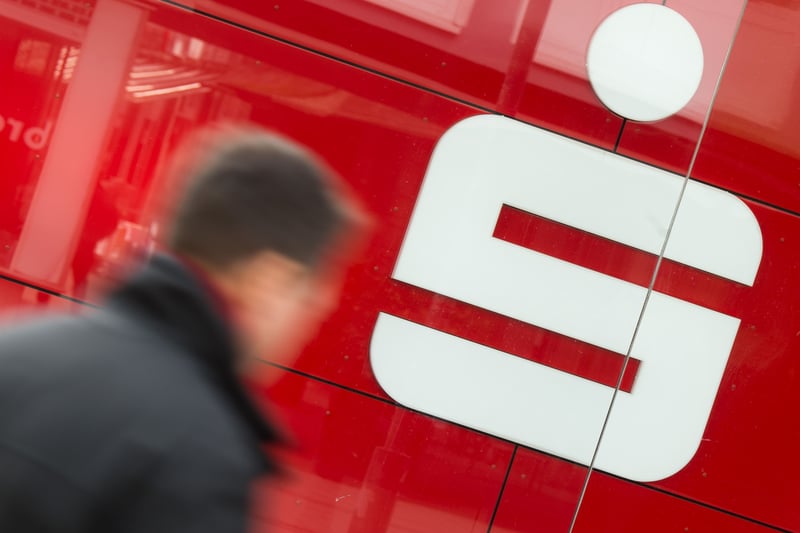 Stadtsparkasse Langenfeld untersucht Privatflüge ihres Chefs