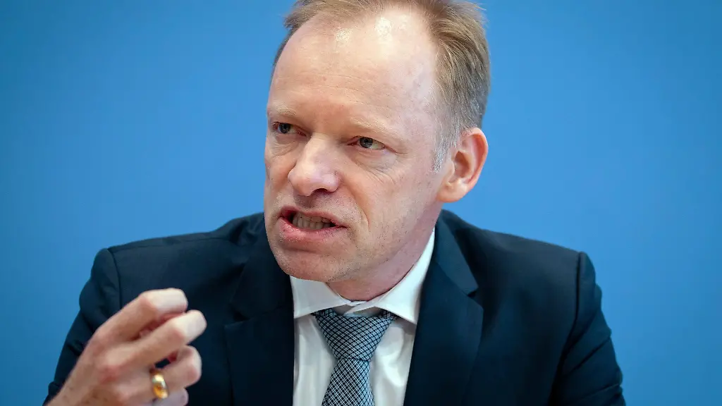 Ifo-Geschäftsklima verbessert sich leicht