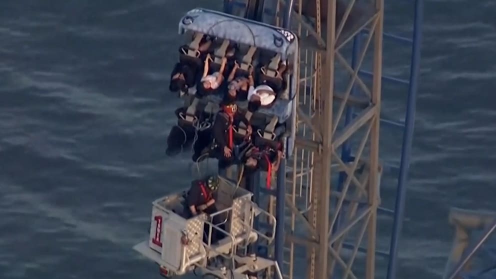Schüler bei Schulausflug in US-Achterbahn gefangen