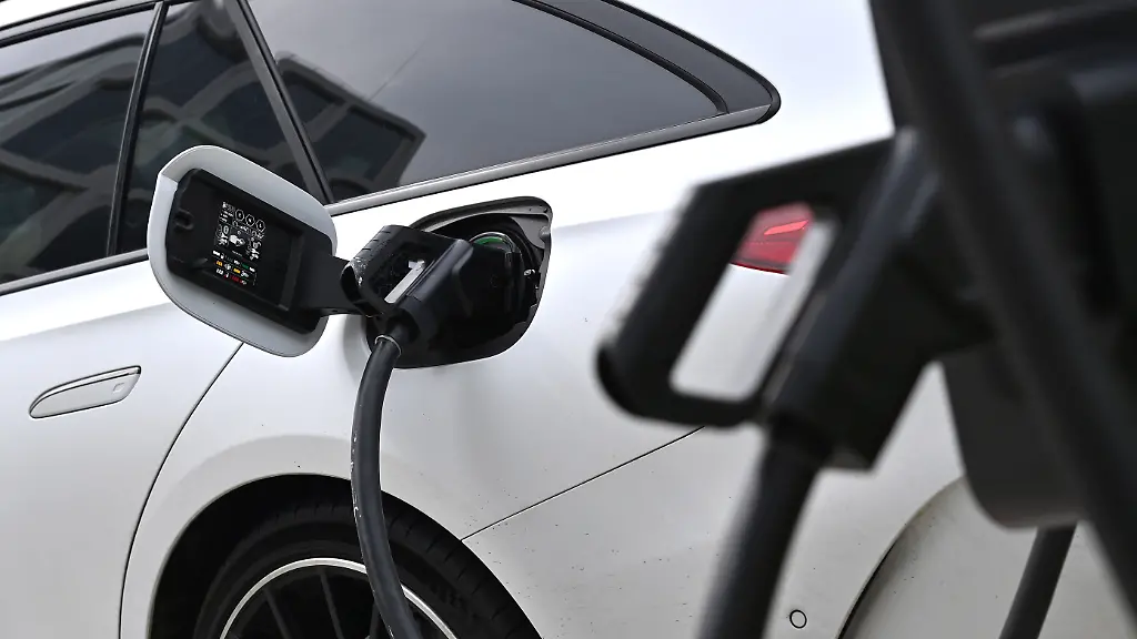 Bedeutende Zunahme der E-Auto-Umsteiger in Deutschland