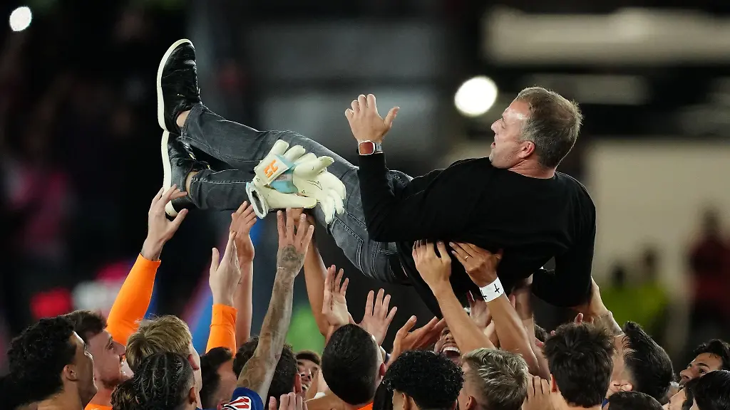 Hansi Flick verlängert Vertrag mit FC Barcelona