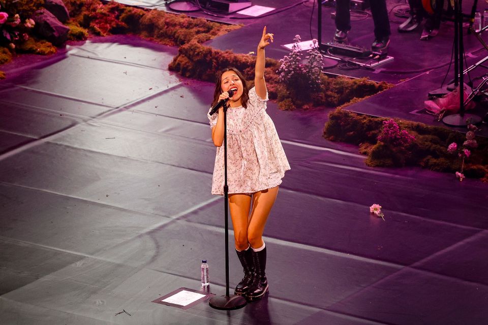 Olivia Rodrigo und die Debatte um das Babydoll-Kleid