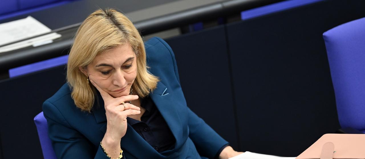 Ministerin Warken plant Änderungen zur Pflegereform