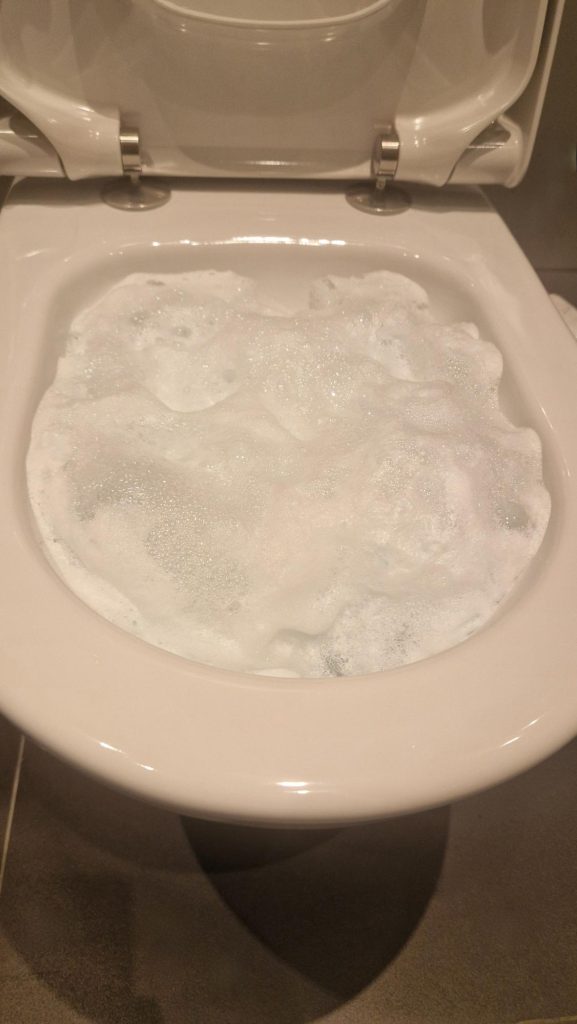 Effiziente WC-Reinigung mit Toilettenschaum: Ein Testbericht