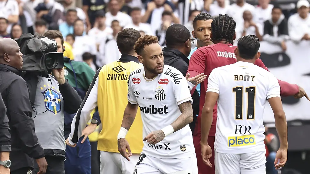 Neymar empört nach unerwarteter Auswechslung