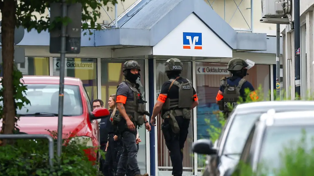 Geiselnahme in Sinziger Bank: Details und Einsatzverlauf