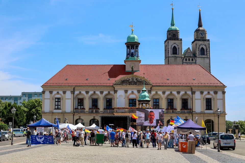 AfD-Demonstration in Magdeburg: Kritik an Kirchen und Kirchensteuer
