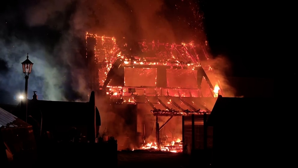 Großbrand in Beelitz: Gebäude in Flammen