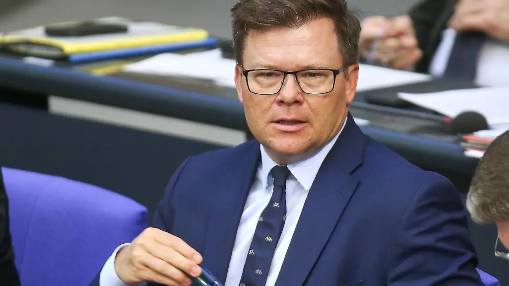 Umweltminister Schneider plant Verbot von Einweg-Vapes