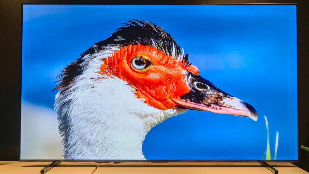 Hisense E7Q Pro: Riesiger Fernseher zum fairen Preis