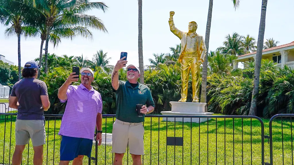 Kontroverse um Trump-Statue: Pastor verteidigt Segnung