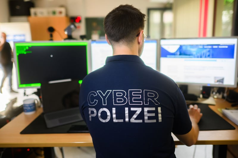 Politiker fordern schärfere Regeln für KI-Modelle