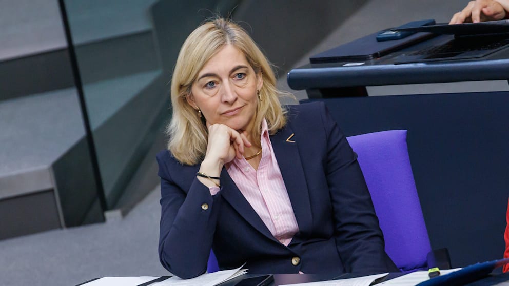 Finanzkrise in der Pflegeversicherung: Größeres Defizit als erwartet
