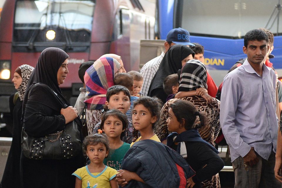 Geflüchtete aus Syrien und Ukraine: Herausforderungen und politische Debatte