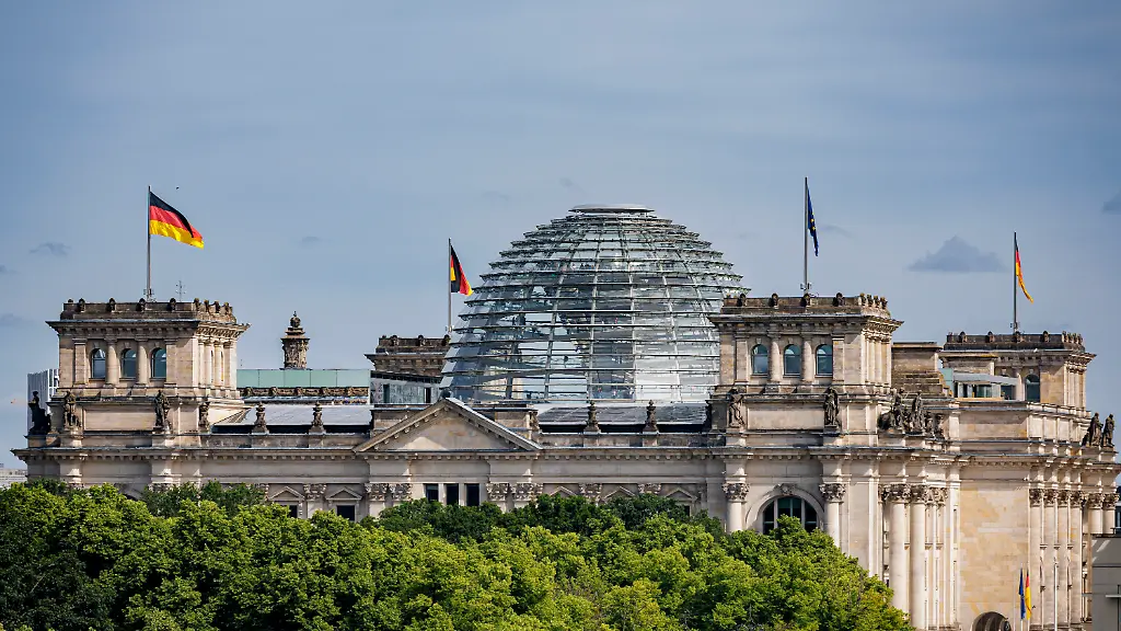 Versorgung von Parlamentariern: Abgeordnete und Rentenbeiträge im Vergleich
