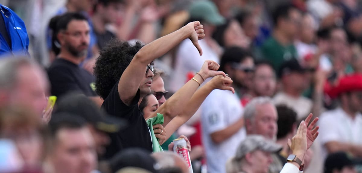 Proteste und Spannungen beim WM-Auftakt des Iran