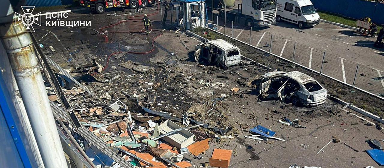Russische Drohnenangriffe auf die Ukraine: Zahlreiche Opfer in Lebensmittelfabrik