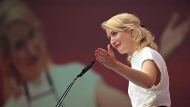 Parteitag der Linken in Potsdam: Strategien gegen die AfD und Diskussionen zur Sozialpolitik