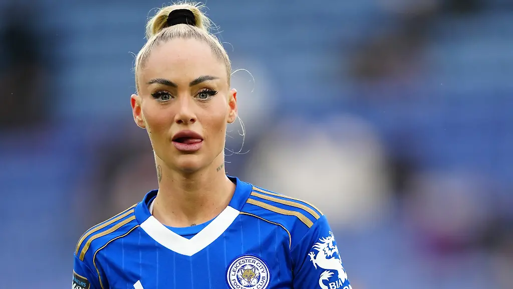 Alisha Lehmann genießt Strandurlaub in Jamaika