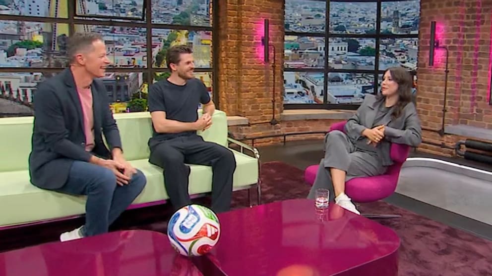 Ungewöhnlicher TV-Auftritt des Fußball-Ehepaars