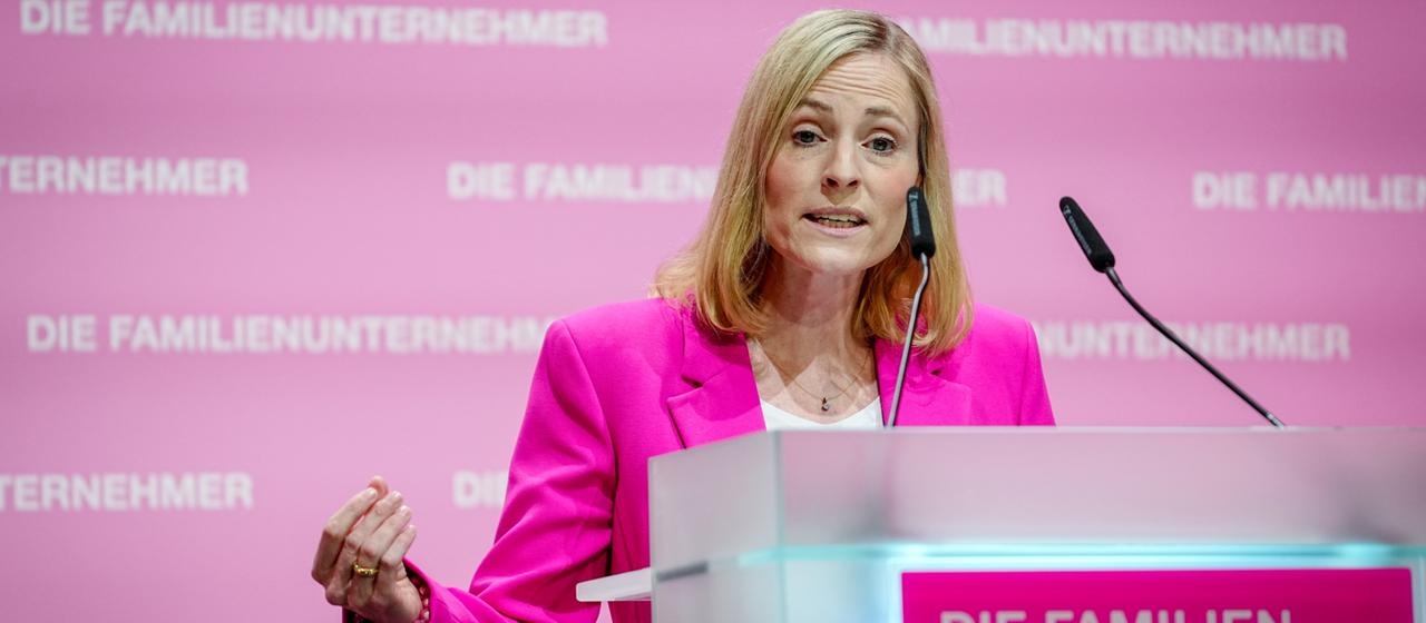 Unternehmer Drängen Auf Streichen Der Bundestags-Sommerpause