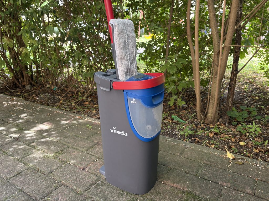 Einfaches und Effizientes Wischen mit dem Vileda H2PrO