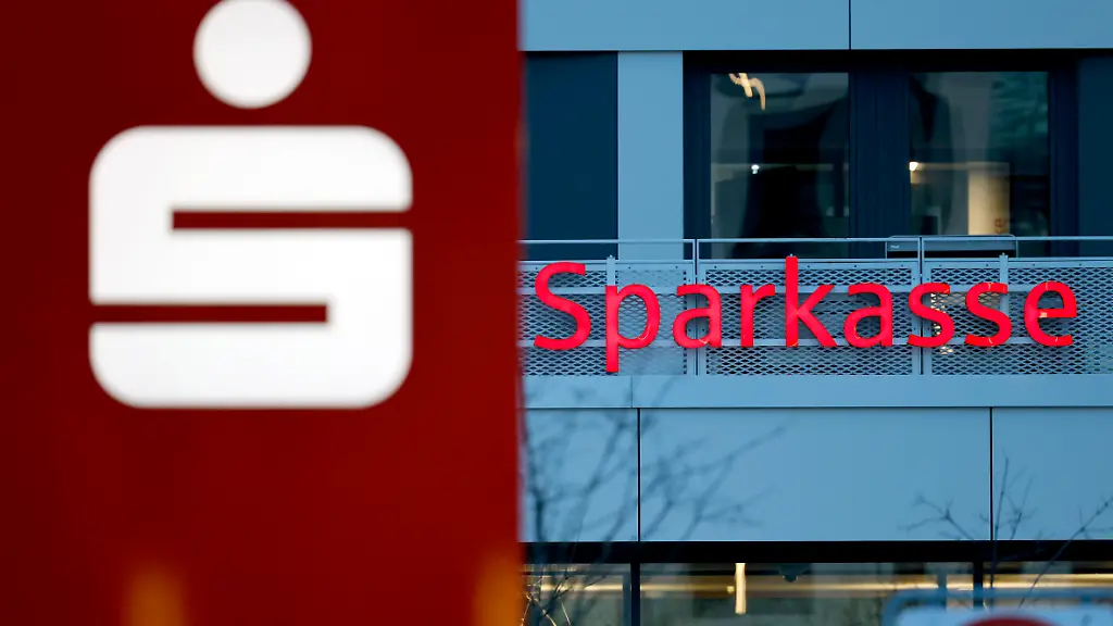 Teure Sparkassenkonten bieten Mehrwert