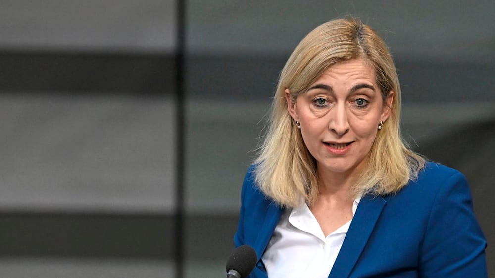 Heftige Kritik an Warkens Gesundheitsreform im Bundestag