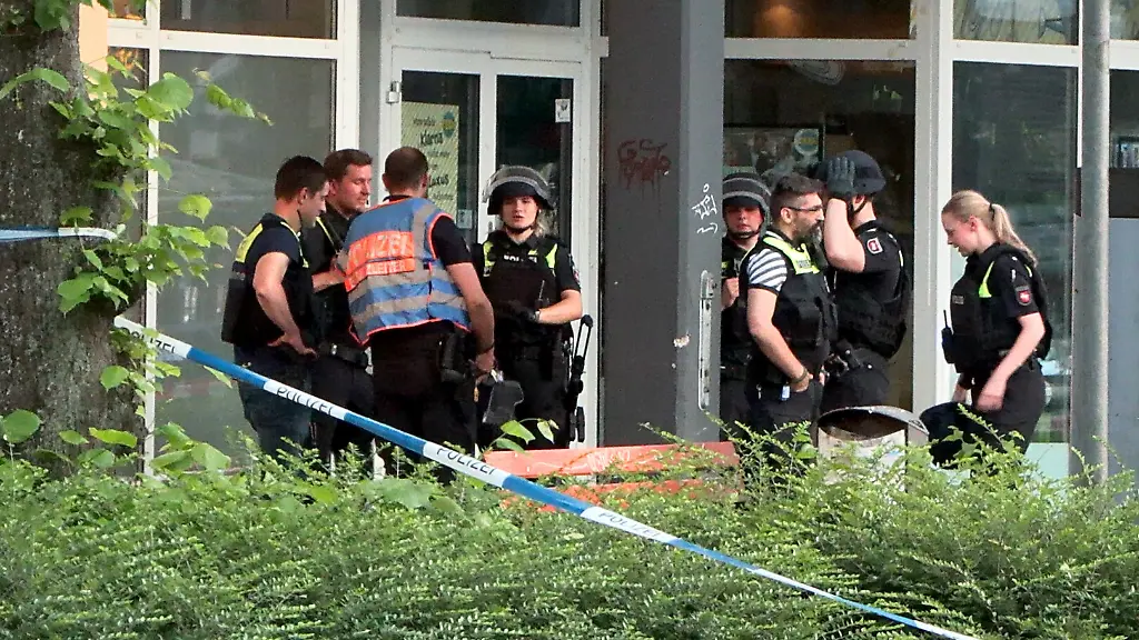 Schießerei in Buxtehude: Täter flüchtig, ein Mann in Lebensgefahr