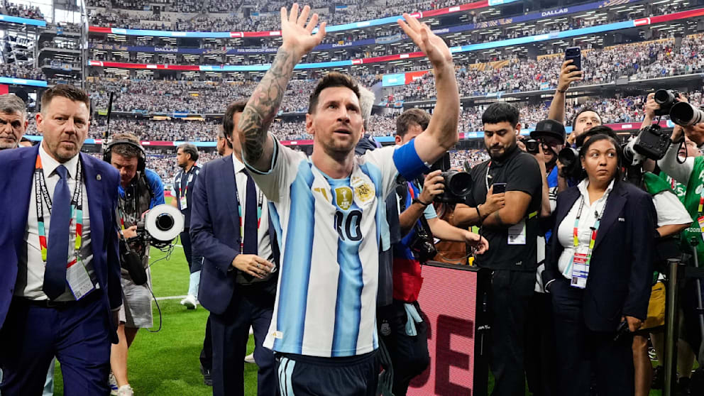 Schiri-Ärger nach Messi-Show: Österreichs Trainer kritisiert VAR