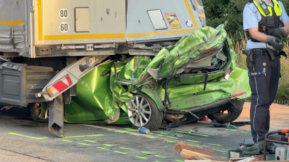 Tragischer Unfall auf der A4: Autotransporter verursacht tödliches Auffahrunfall